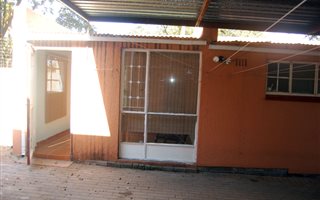 1 Bedroom House in Lombardy East