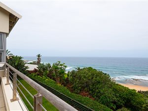 6 Bed House in Sheffield Beach