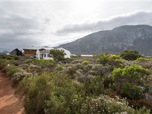 630 m² Land available in Bettys Bay
