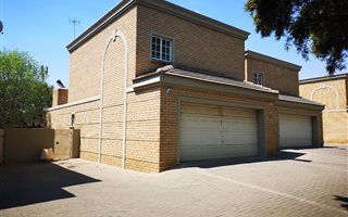 3 Bedroom Duplex in Eldoglen