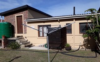 3 Bedroom House in Oyster Bay