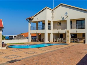 5 Bed House in Bluff