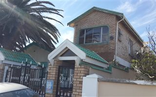 7 Bedroom House in Malabar