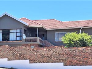 3 Bedroom House in Adcockvale