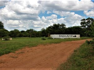 1360 ha Farm in Polokong