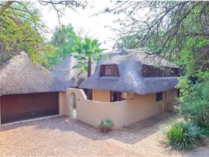 6 Bedroom House in Hartbeespoort Dam