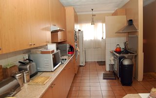 2 Bedroom House in Lombardy East