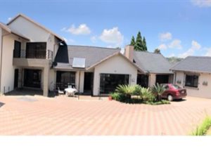 6 Bed House in Alan Manor