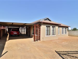3 Bed House in Nellmapius