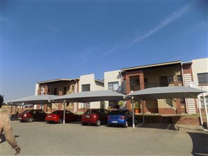 2 Bed Flat in Waterval East