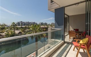 2 Bedroom Apartment in Waterfront