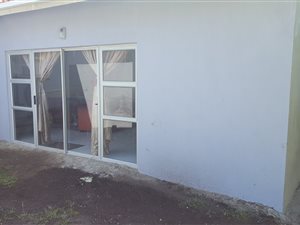 2 Bedroom Garden Cottage in Margate