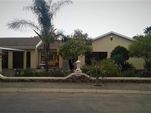 3 Bed House in Oudtshoorn Central