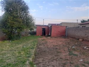 230 m² Land available in Katlehong