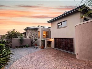 5 Bed House in Salt Rock