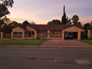 3 Bed House in Esther Park