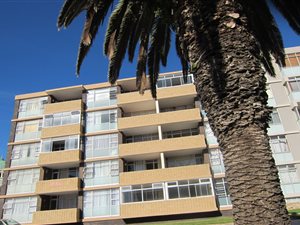 2 Bed Apartment in Humewood