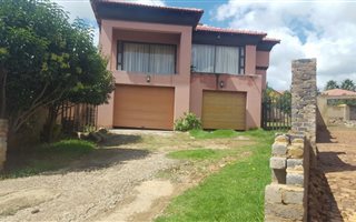 3 Bedroom House in Zakariyya Park