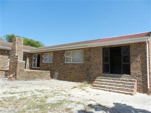 4 Bedroom House in Mikro Park