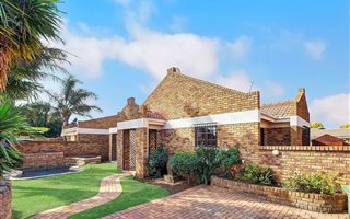 2 Bedroom Townhouse in Brentwood Park
