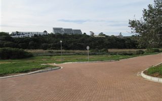 406 m² Land available in Still Bay West