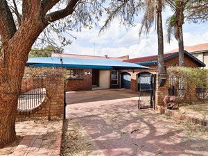 4 Bed House in Newlands