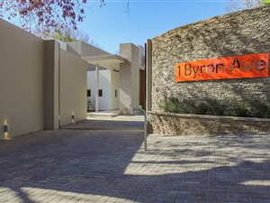 5 Bed House in Senderwood