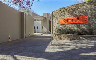 5 Bedroom House in Senderwood