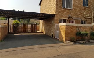 2 Bedroom Townhouse in Strubens Valley
