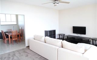 1 Bedroom Apartment in Parktown