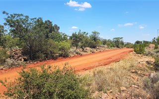 948 m² Land available in Roodeplaat