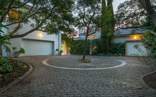 4 Bedroom House in Erinvale Estate