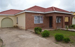 4 Bedroom House in Ezibeleni