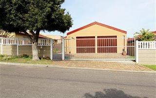3 Bedroom House in Peerless Park