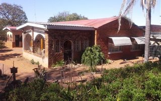 8.5 ha Farm in Leeukuil AH
