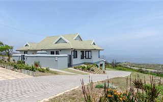 3 Bedroom House in Brenton on Sea