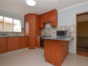 3 Bed Apartment in Willowbrook