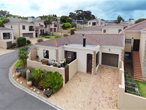 3 Bed Townhouse in Van Riebeeckshof