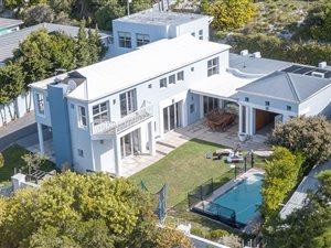 5 Bed House in Hout Bay and surrounds
