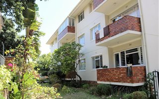 2 Bedroom Apartment in Rosebank