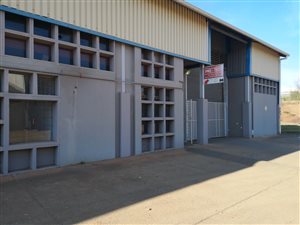 1015 m² Commercial space in Mkondeni