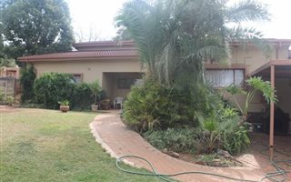 5 Bedroom House in Erasmia