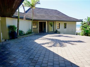 4 Bed House in Marina Beach