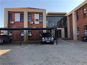 104 m² Office Space in Heuwelsig Estate