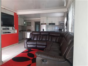 3 Bed House in Elsies River