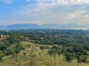 8 ha Land available in Broederstroom