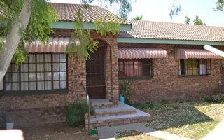 4 Bedroom Townhouse in Zastron