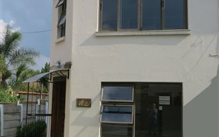 2 Bedroom Garden Cottage in Ferndale