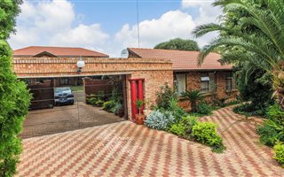 4 Bedroom House in The Orchards