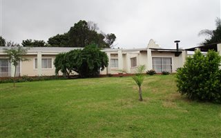 8.5 ha Farm in Rietfontein